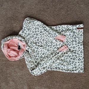 Ampersand Avenue double hood size small